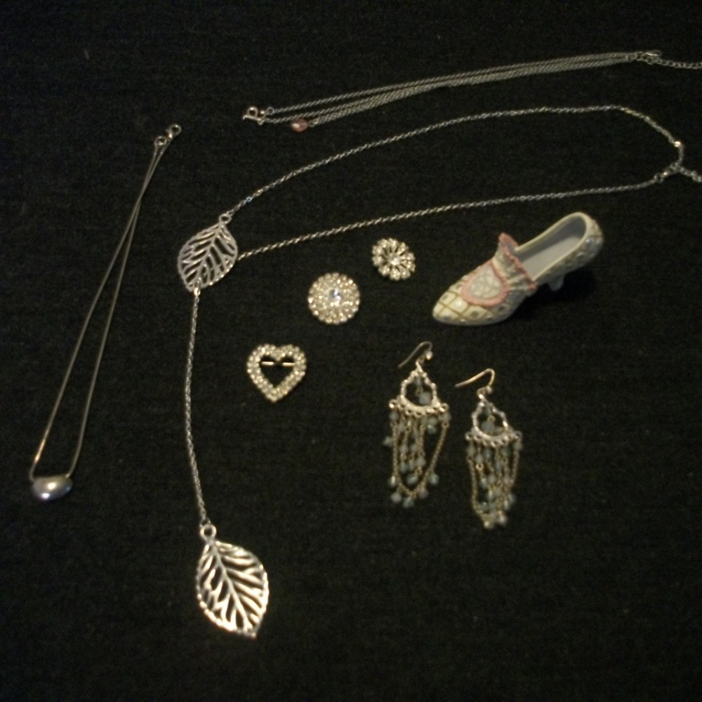 OLD MONEY VINTAGE RETRO MODERN JEWELRY ETC BUNDLE 8 IT